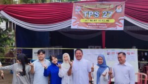 “Bersaing Untuk Bersanding” HD Yakin Menangkan Pilgub Sumsel 2024 Coblos di TPS 27