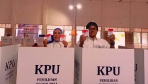 Sambangi Kediaman Mawardi Yahya Pantau Hitung Cepat, Anita Optimis Matahati Menang