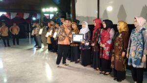 Raih Juara 1 Lomba Kreasi Jingle Galeri Pelangi di Tulungagung, Ketua TP-PKK Kecamatan Gondang: Terima Kasih Atas Dukungan Semua Pihak