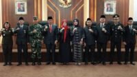 Pjs. Bupati Batanghari Ucapkan Selamat kepada Wakil Ketua DPRD Batanghari yang Dilantik
