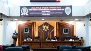 Bupati dan Wakil Bupati Batanghari Hadiri Paripurna Penetapan Propemperda 2025
