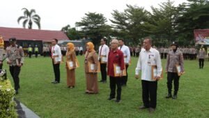 Polres Prabumulih Berikan Penghargaan kepada Personel dan Mitra Aktif dalam Bakti Sosial