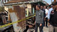 Ratu Dewa Tinjau dan Salurkan Bantuan ke Korban Kebakaran Kedukan Bukit II Palembang