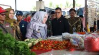 Bupati Musi Rawas Hj. Ratna Machmud Pantau Harga Dan Stok Sembako Menjelang Nataru 2025
