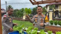 Program Astacita Presiden, Kapolres Kapuas Hulu Panen Perdana Perkarangan Bergizi Metode Hidroponik