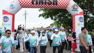 Fun Walk dan Donor Darah Meriahkan HUT Korpri ke 53 di Sulbar