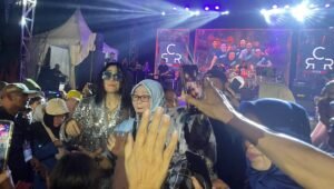 Belasan Ribu Penonton Saksikan Konser Musik Rock Bersatu Tulungagung Maju Dimeriahkan Atiek CB