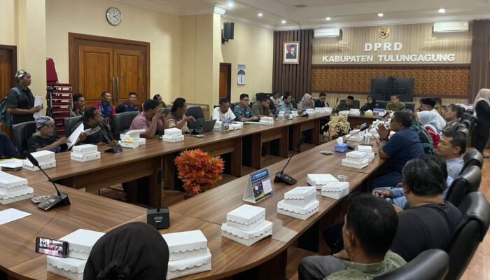 Komisi C DPRD Tulungagung Gelar Audiensi Undang Bapenda dan Kantor BPN Bersama AMPAT, Ada Apa ?