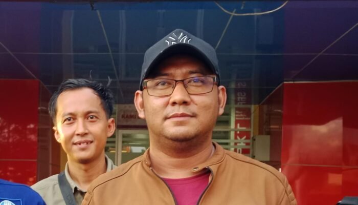 Jalan Utama Dirusak Hingga Tak Bisa Dilewati, Warga Berbondong Datangi Polda Sumsel