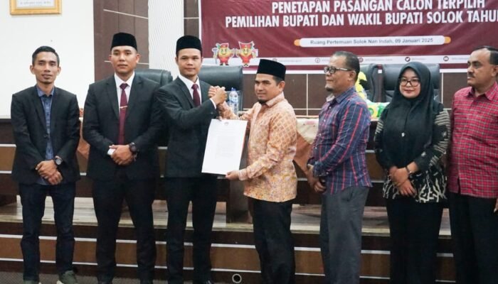 Jon Firman Pandu dan H. Candra Resmi Ditetapkan sebagai Bupati dan Wakil Bupati Solok Terpilih