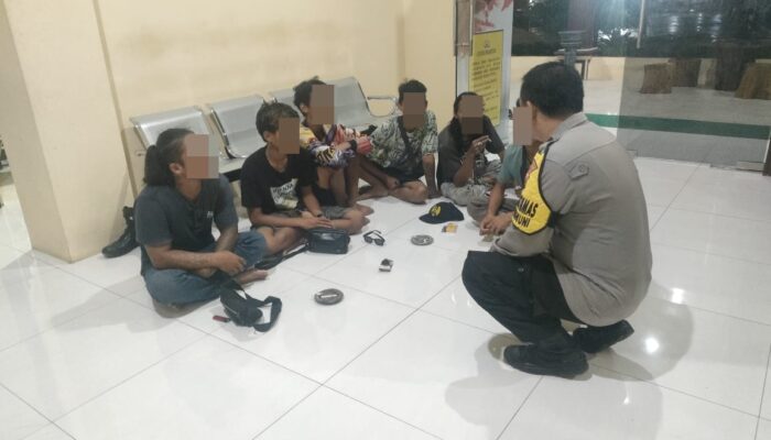 Diduga Mengganggu Keamanan, Polisi Tindak Anak Punk yang Sering Nongkrong di Lampu Merah Podo Kedungwuni