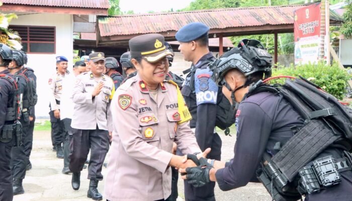 Usai Pengamanan Pilkada 2024, Waka Polres Fakfak Lepas Personil Brimob