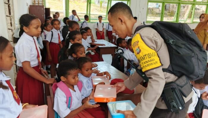 Pelajar di Fakfak Sampaikan Ucapan Terima Kasih Untuk Bapak Presiden Prabowo