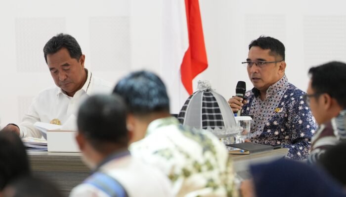 Evaluasi Kinerja, Pj Gubernur Sulbar Bahtiar Baharuddin Pimpin Rakor