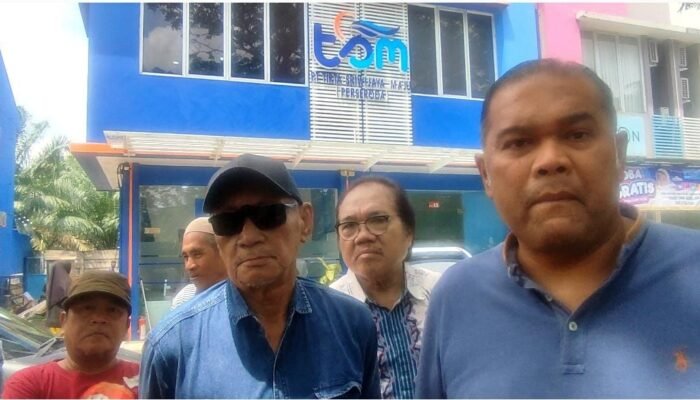 Air Bersih Tidak Menyala Selama 2 Minggu, Warga Komplek Sukarami Indah Datangi Kantor PT TSM Perseroda