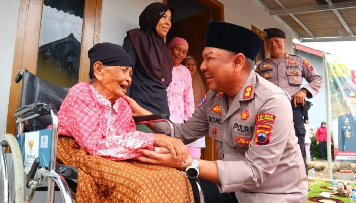 Bedah Rumah Mbah Suminah Rampung, Polres Pekalongan Gelar Tasyakuran Bersama Warga