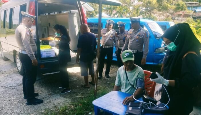 Satlantas Polres Fakfak Gelar Pemeriksaan Kesehatan Gratis Untuk Pengemudi