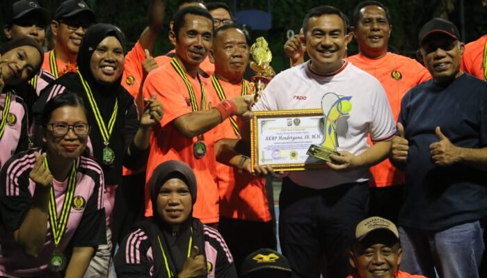Turnamen Henggi Tennis Lapangan Sukses Digelar, Pelti – FTC : Terima Kapolres Fakfak