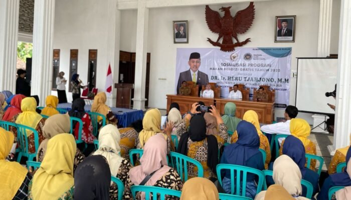 Sambangi Tulungagung, Anggota Komisi IX DPR RI Fraksi Golkar Sosialisasi Makan Bergizi Gratis 