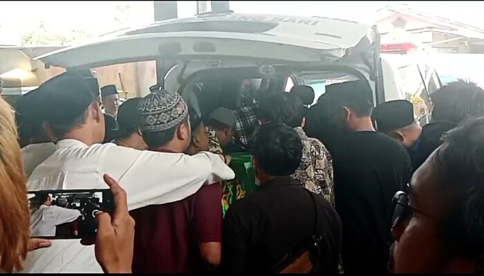 Jenazah Kiki Dimakamkan Dekat Ayah Kandung di TPU Gunung Meru SU II