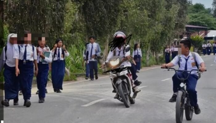Minimalisir Kecelakaan, Satlantas Polres Kapuas Hulu Imbau Anak SMP Gunakan Sepeda Motor ke Sekolah