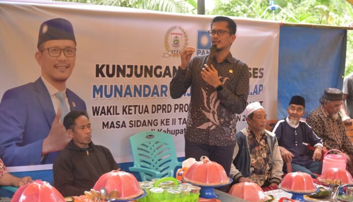 Wakil Ketua DPRD Sulbar, Munandar Wijaya Menggelar Reses di Kecamatan Tommo