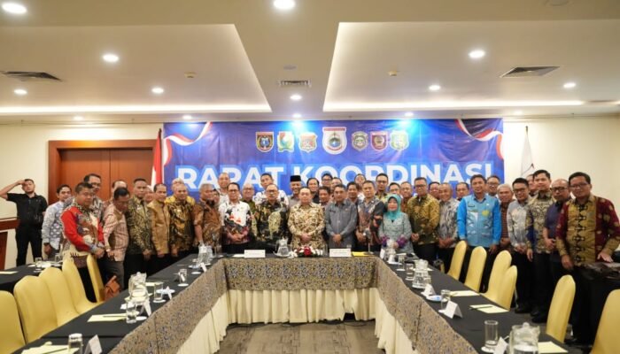 Gubernur dan Wakil Gubernur Sulbar Terpilih, SDK-JSM Gelar Rakor Perdana Bahas Efisiensi Anggaran Pemprov Sulbar 2025