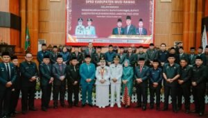 Bupati dan Wakil Bupati Musi Rawas Hadiri Rapat Paripurna