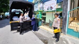 Polres Fakfak Salurkan Bantuan di Masjid Al Munawah Puncak