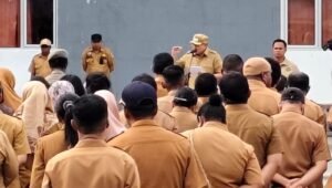 Bupati Samaun Dahlan Pimpin Apel Perdana Soroti Kedisiplinan ASN di Fakfak