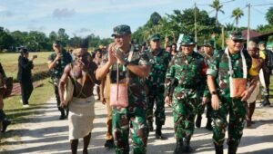 Tinjau TMMD Ke-123 di Teluk Bintuni, Danrem 182/JO Dampingi Pangdam Kasuari dan Aslog Kasad