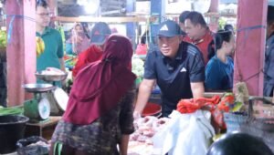 Jelang Ramadhan, Sekda Tinjau Harga Sembako di Pasar Tradisional