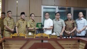 Wali Kota Palembang Silaturahmi DPRD: Bahas Solusi Macet dan Sampah, Rancang FGD dengan Pakar