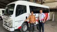 Kepala Dishub Kapuas Hulu Terima Bantuan Mini Bus dari Kemenhub