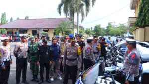 Kapolres Pekalongan Pimpin Upacara Gelar Pasukan Ops Ketupat Candi 2025
