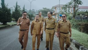 Wabup Solok H. Candra Tinjau Kebersihan Jalur Dua RSUD Arosuka, Ajak ASN dan Masyarakat Peduli Lingkungan