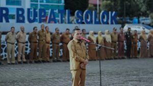 Pimpin Apel Pagi, Wabup Solok H. Candra Tekankan Kedisiplinan dan Bentuk Satgas Kebersihan