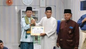 Walikota Batam Serahkan Bantuan untuk Mesjid Nurul Islam dan Musholla Al Ikhsan di Pulau Karas