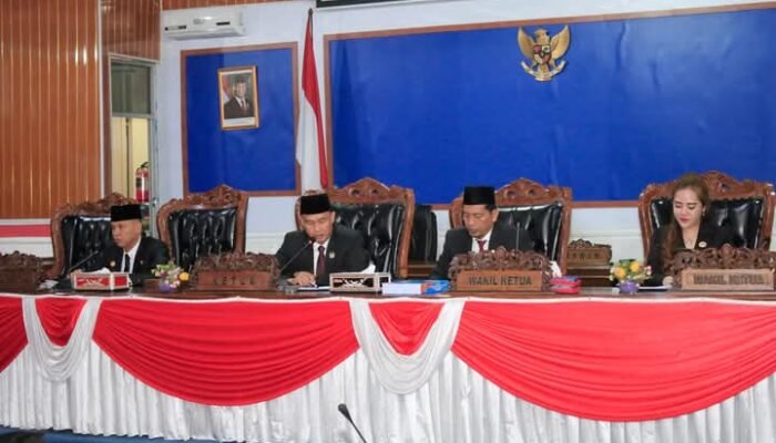PJ Bupati Empat Lawang Hadiri Rapat Paripurna DPRD Terkait LKPJ 2024
