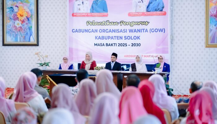 Wakil Bupati Solok H. Candra, Lantik Ketua dan Pengurus GOW Kabupaten Solok Periode 2025-2030