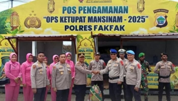 Kapolres Fakfak dan Ketua Bhayangkari Kunjungi Pos PAM dan YAN Operasi Ketupat Mansinam 2025