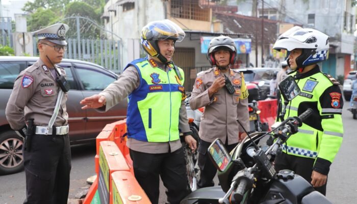 Antisipasi Kemacetan dan Kecelakaan, Kapolresta Malang Kota Monitoring Jalur Arus Balik Pemudik