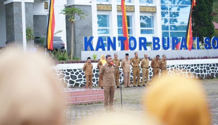 Apel Gabungan Perdana Pasca Idul Fitri 1446 H, Bupati Solok Tekankan Semangat Pelayanan dan Integritas Kerja