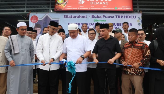 Gubernur Herman Deru dan Wagub Cik Ujang Doakan Rumah Makan Seafood Demang Membawa Berkah
