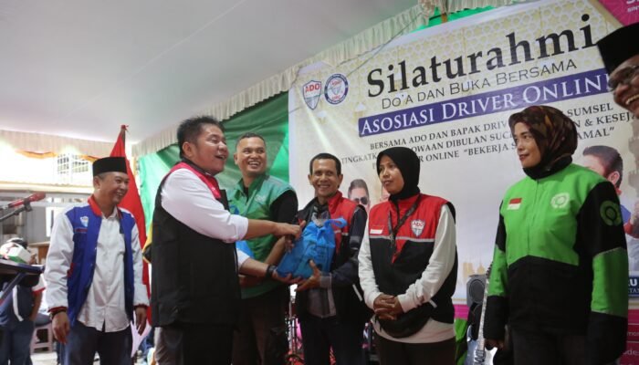 Ratusan Anggota ADO Sumsel Sumringah Dapat Bingkisan Ramadhan dari Herman Deru