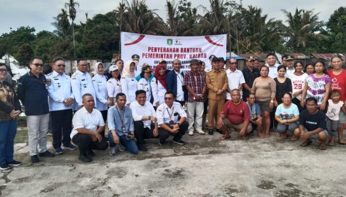 Pasca Kebakaran Rumah Betang Kekurak, Wagub Kalbar Salurkan Bantuan