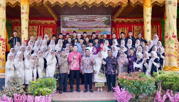 Bupati Solok Hadiri Acara Perpisahan Siswa dan Guru Purnabakti di SMAN 1 Kubung