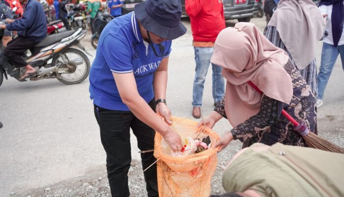 TP-PKK Kabupaten Solok Gotong Royong Bersama Pasca Libur Lebaran di Alahan Panjang Resort