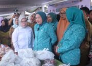 Harga Bersahabat, Pasar Murah di Karanganyar Ramai Diserbu Warga
