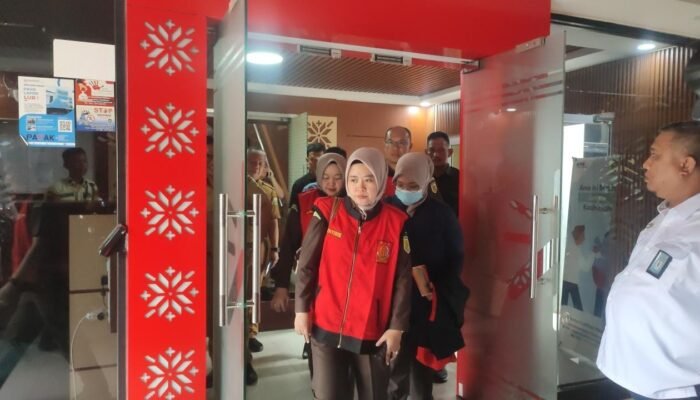 Pidsus Kejati Geledah Kantor Perkim Sumsel Dugaan Perkara Mangkraknya Pembangunan Pasar Cinde